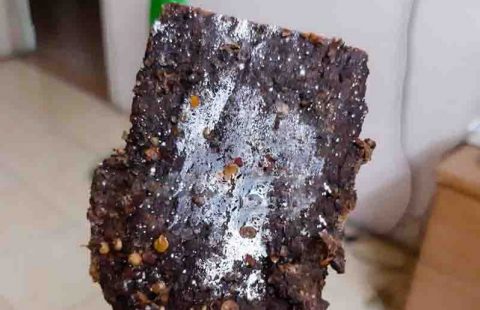 Thịt trâu gác bếp bị mốc có ăn được không? 1